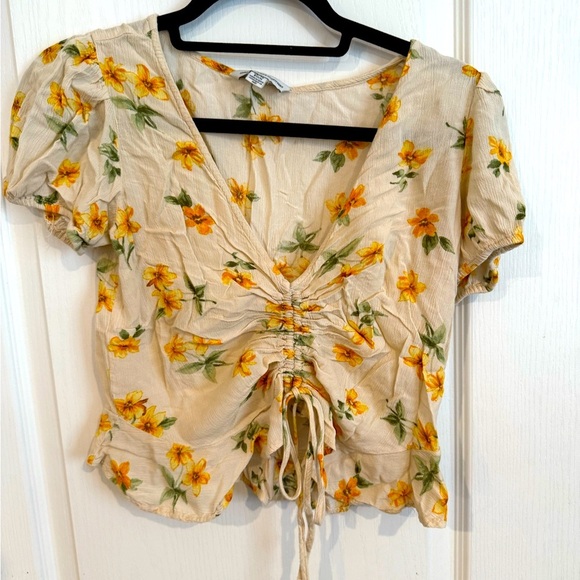 American Eagle Outfitters Cream Floral Blouse - Picture 1 of 4